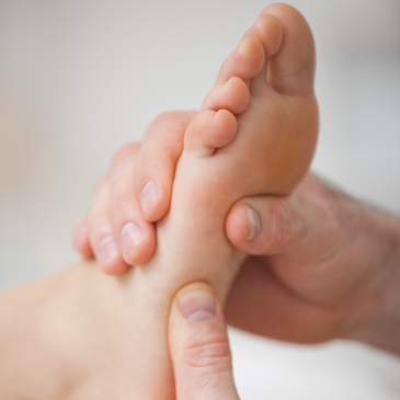 chiropractor-safe-hands-foot-treatment